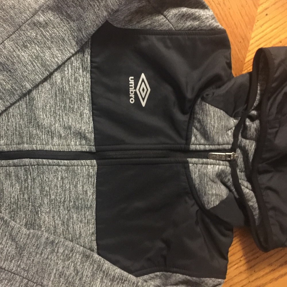 Umbro boys zip up hoodie. Medium (8/10)